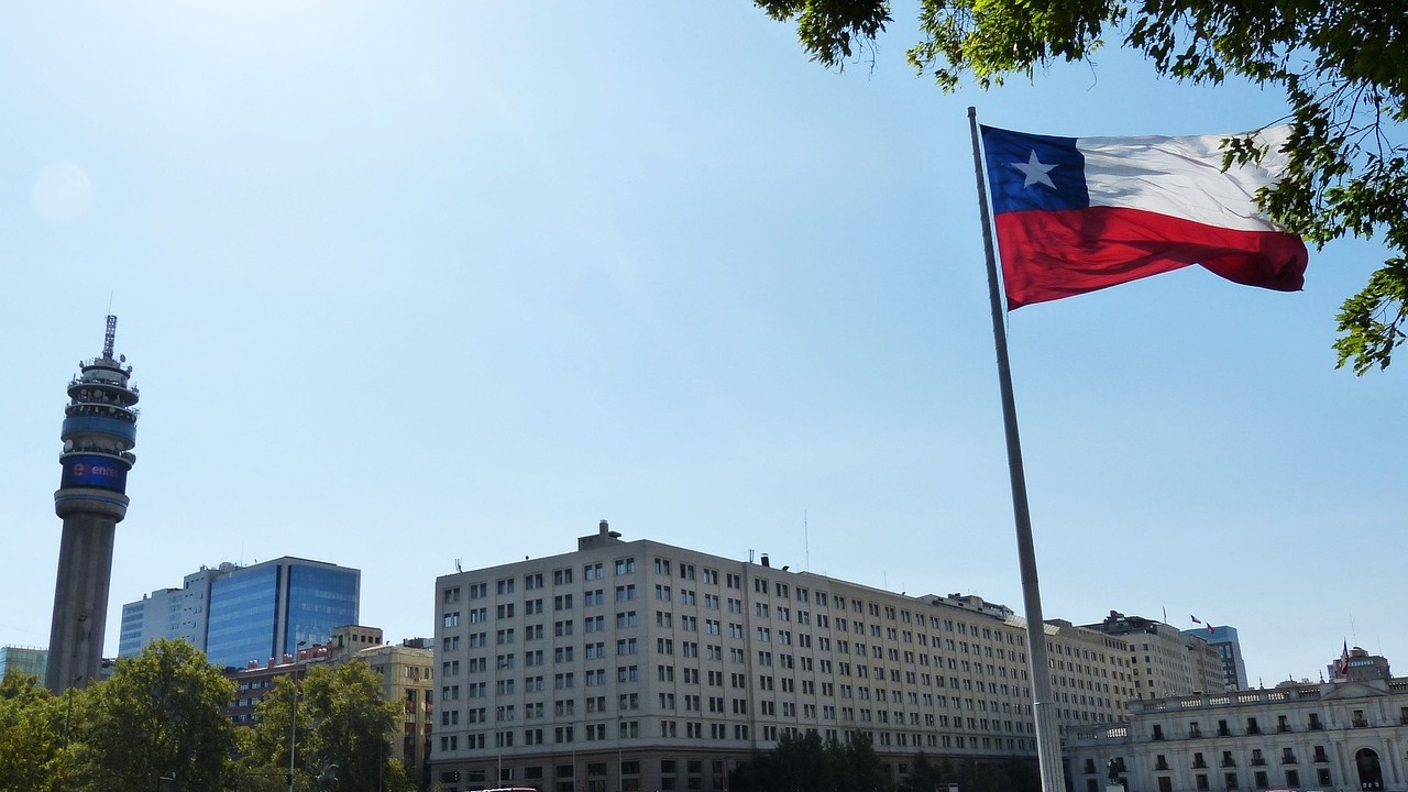 Чили планина да национализира литиевата индустрия