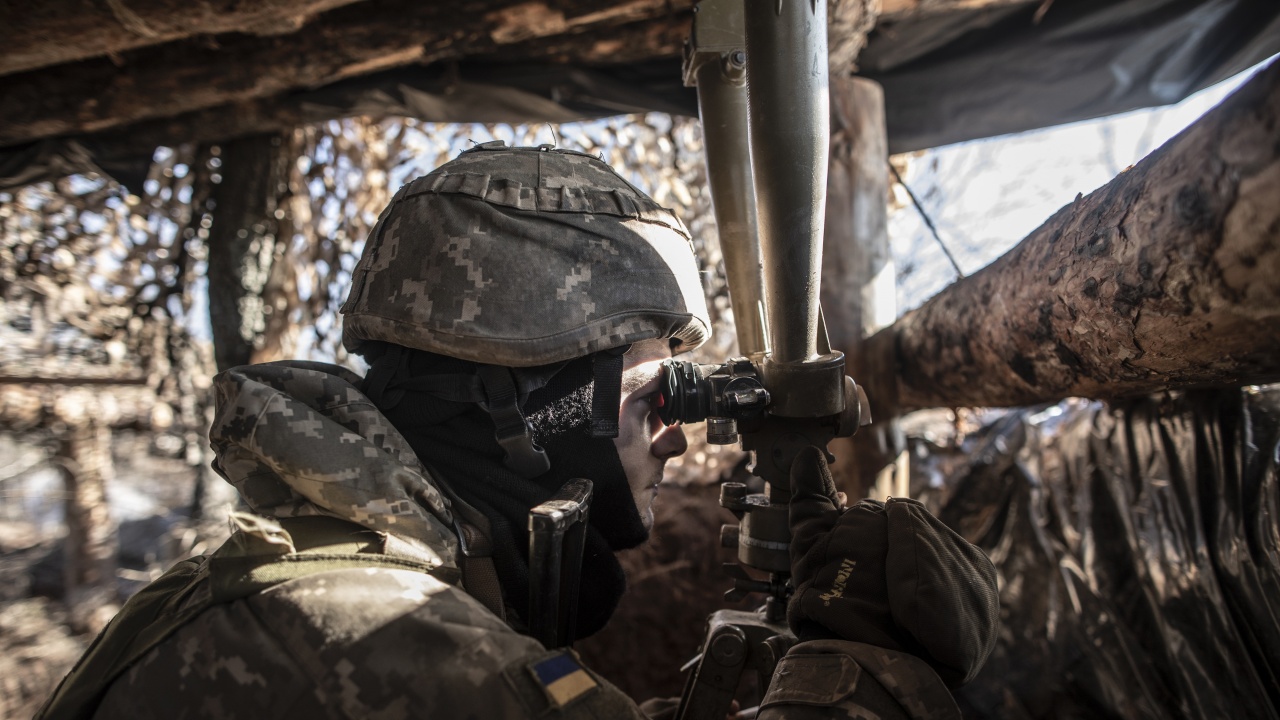 Русия съобщи за напредък в битката за Бахмут, Украйна твърди, че държи фронта