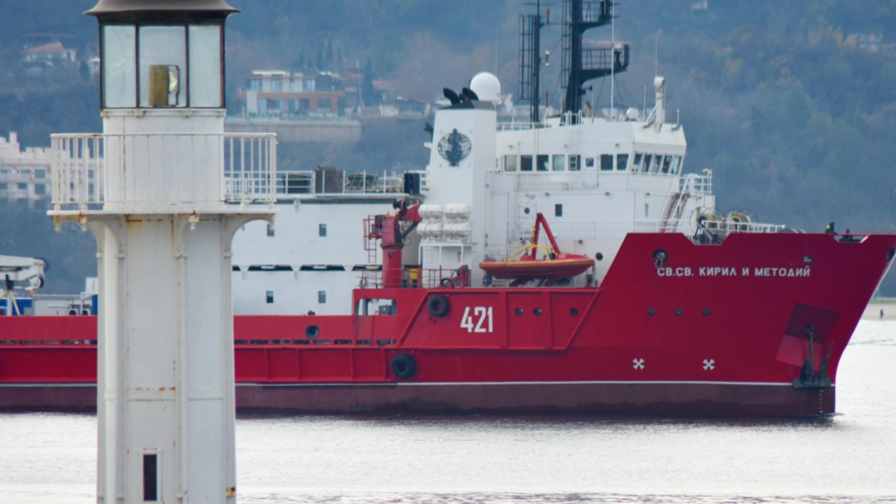 След 126 дни плаване: Полярният ни кораб се завърна във Варна