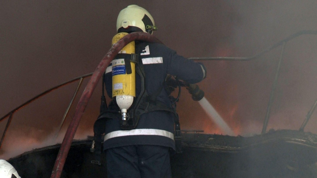 Осем души загинаха при пожар в чешки град