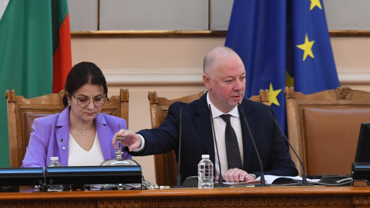 Парламентът избра състава на постоянните комисии, Борисов не влезе в нито една