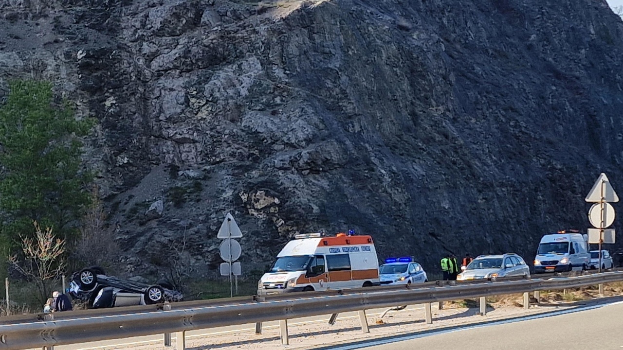 Тежка катастрофа след тунела на магистрала „Люлин“