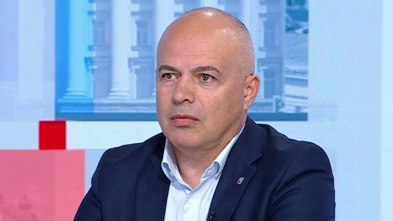 Георги Свиленски (БСП): Борисов бяга от отговорност