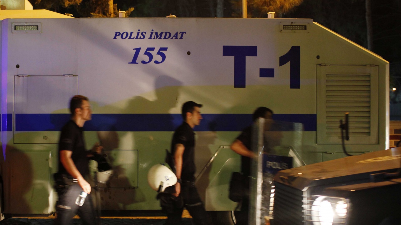 Застъпници се сбиха в Истанбул