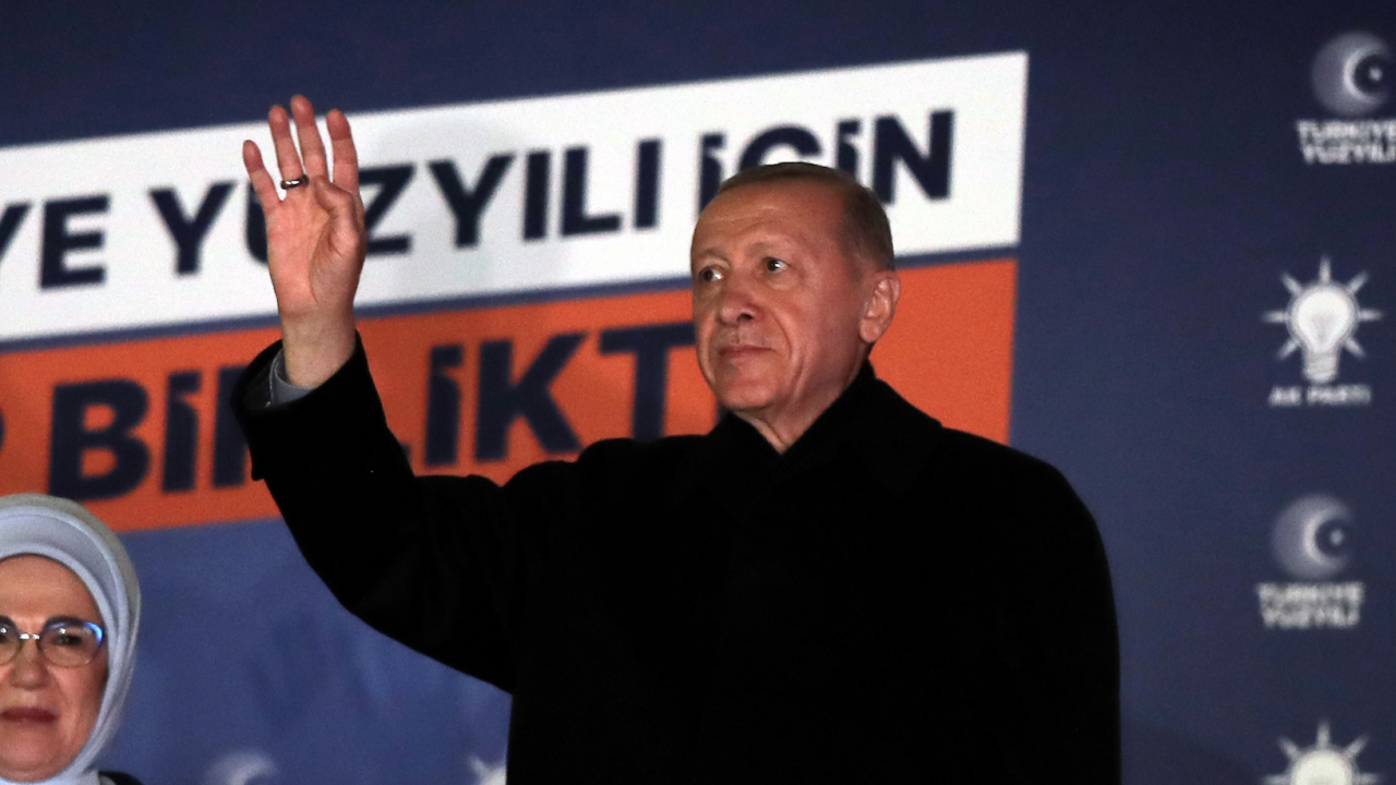 Ердоган печели в над половината засегнати от земетресението окръзи