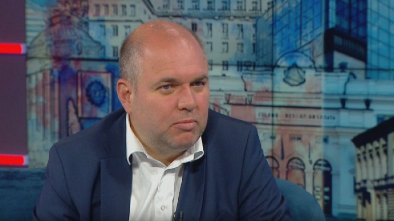 Владислав Панев: Войната в прокуратурата увеличава вероятността за кабинет с втория мандат