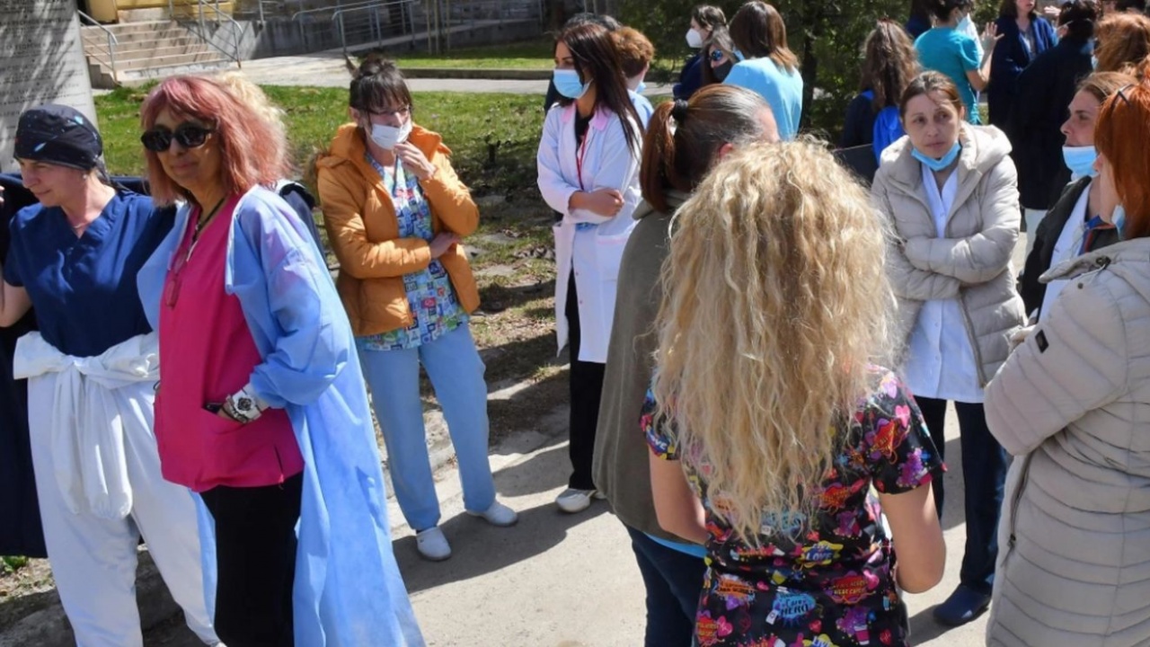 Медици от „Майчин дом” излизат на протест