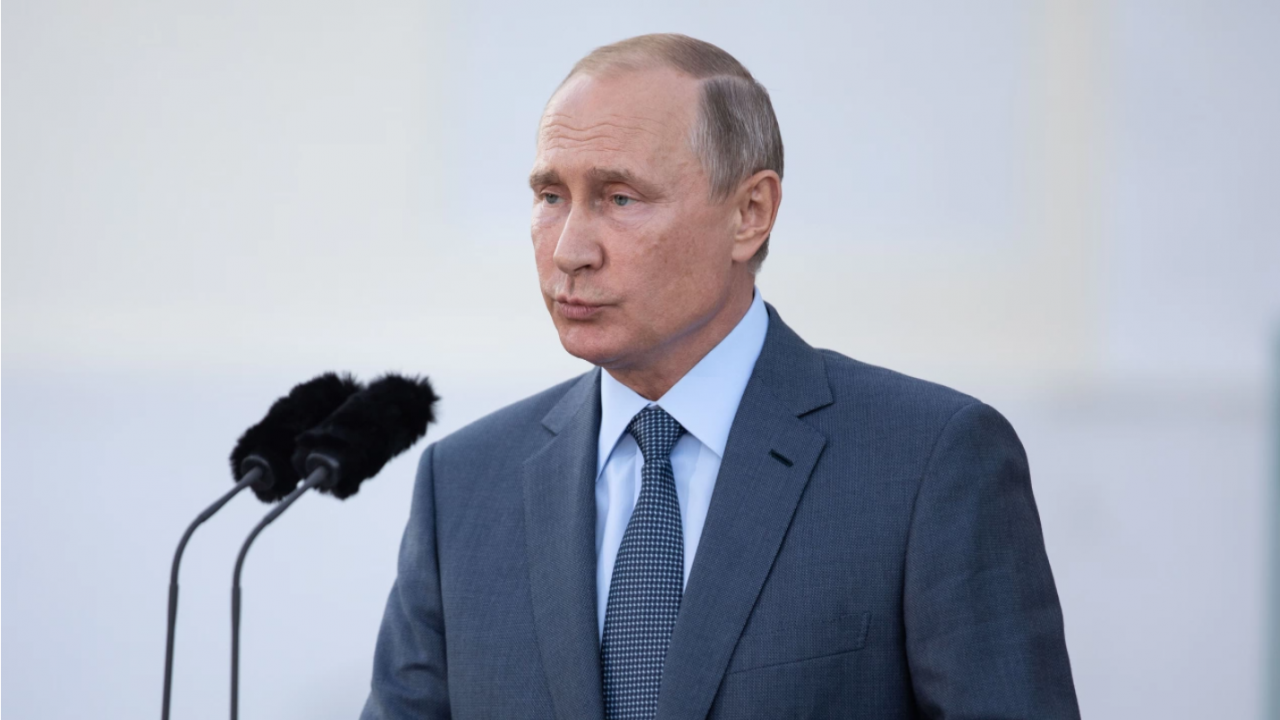 Путин размества вътрешния си кръг, отстрани знаков съветник