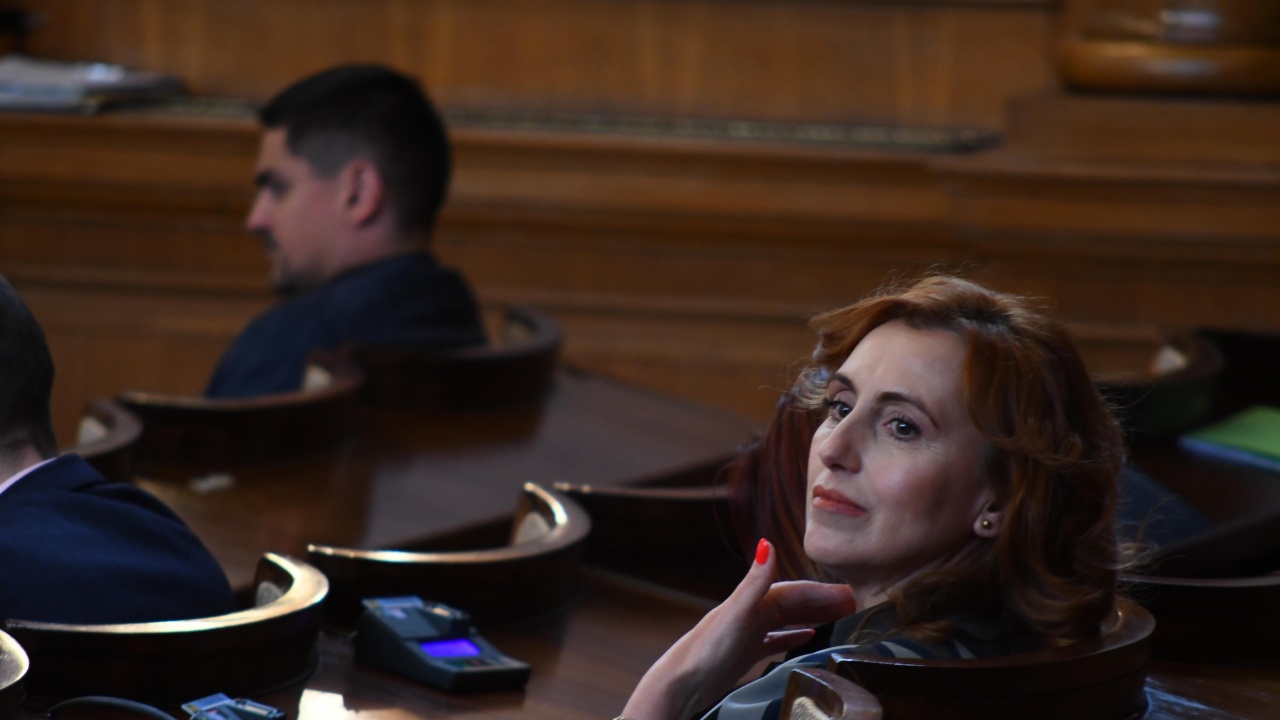 Депутатите приеха промени в Закона за българските лични документи