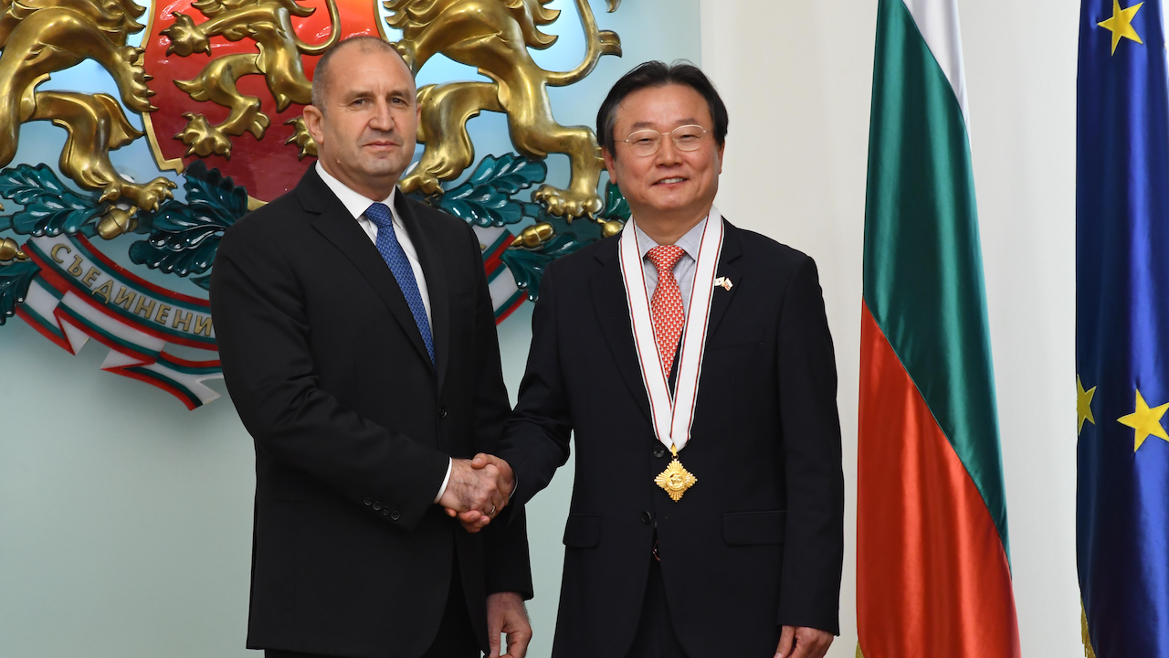 Президентът удостои с орден "Мадарски конник" посланика на Южна Корея