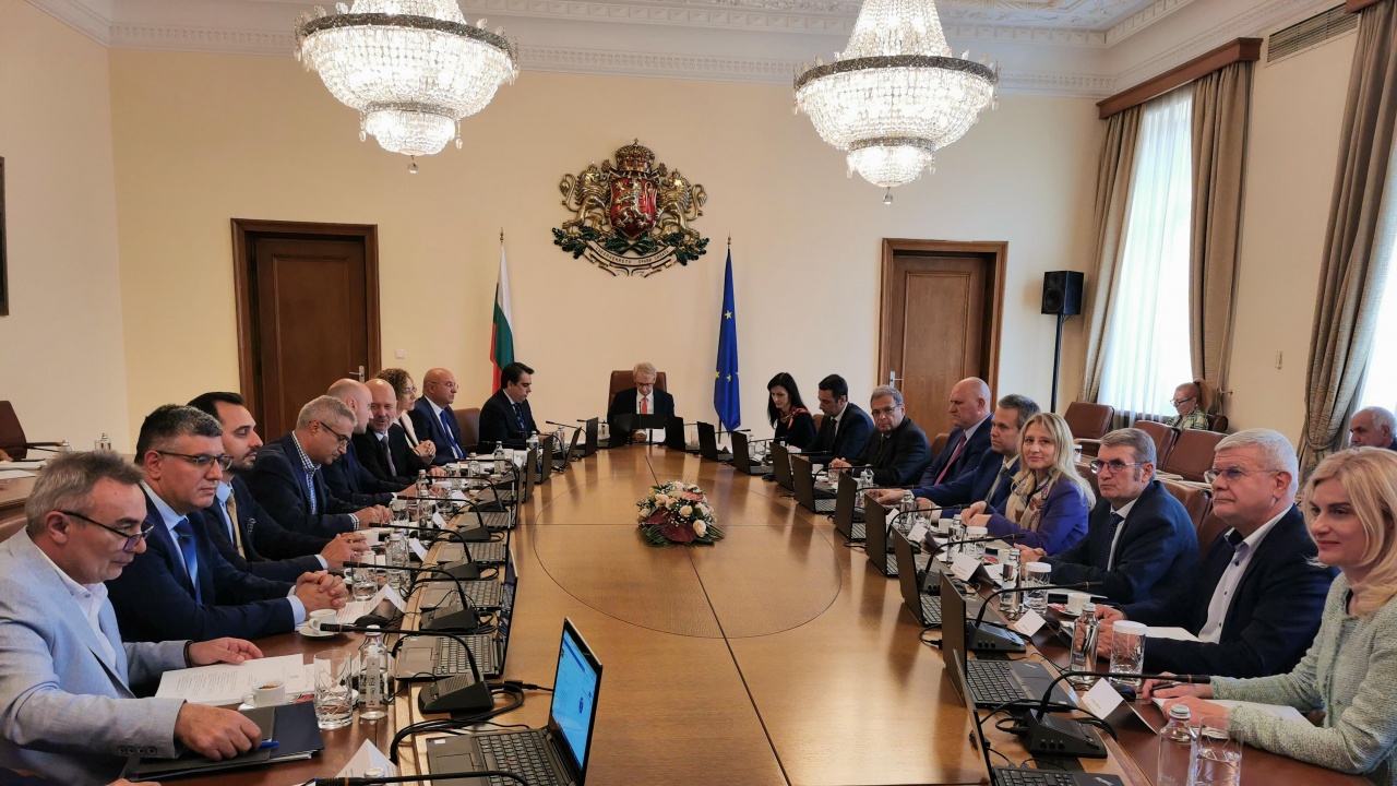 Премиерът Денков назначи още двама заместник-министри