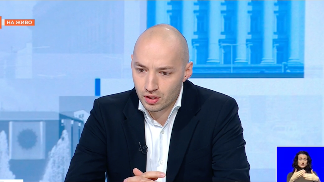 Политологът Димитър Ганев прогнозира друга конфигурация и сериозен ремонт на кабинета след местните избори