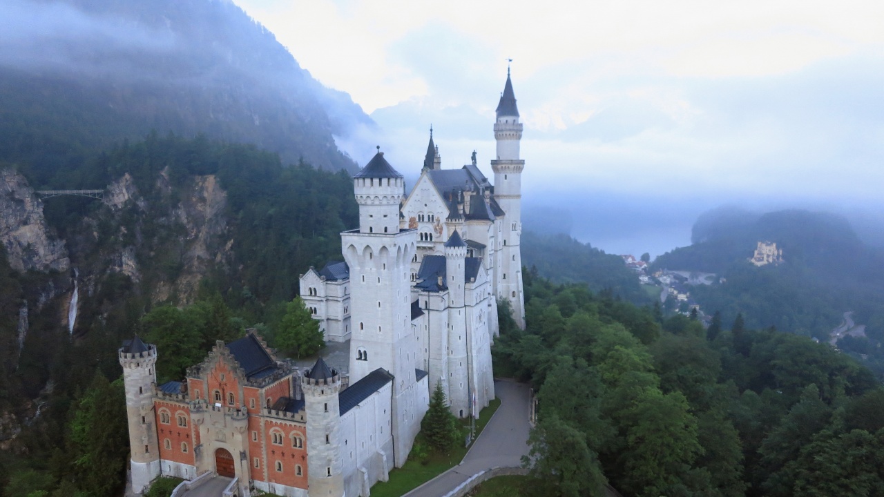 Турист нападна две жени край замъка Нойшванщайн
