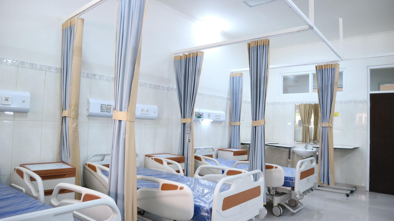 341 са болниците в края на 2022 г., увеличават се леглата в частните лечебни заведения