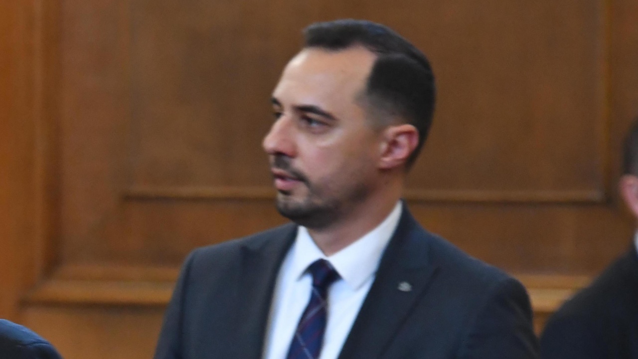Министър Богдан Богданов: Военните ни заводи работят на пълни обороти