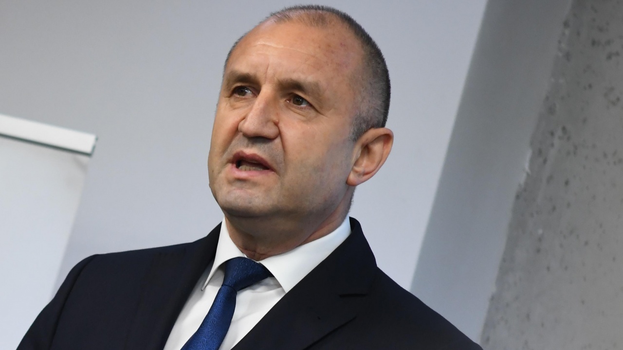 Радев притеснен: Курсът на новото правителство е да тласка България все по-близо до войната
