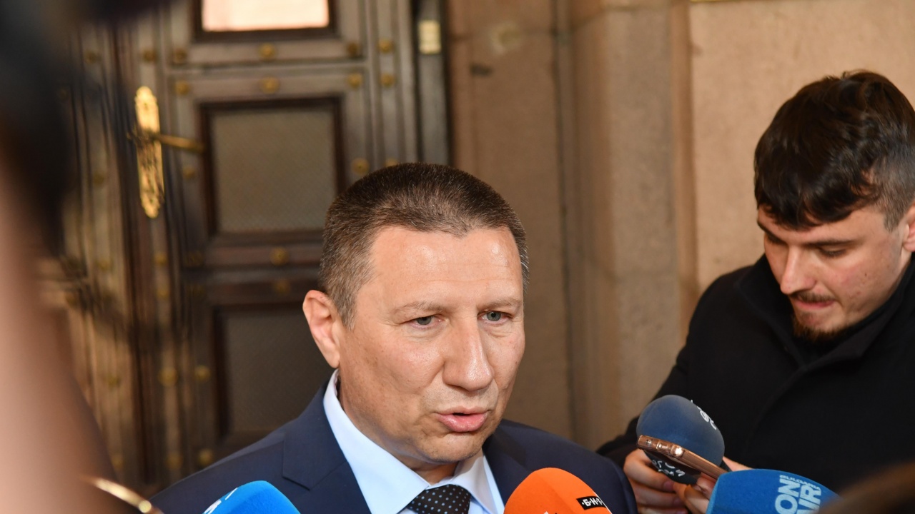 Сарафов няма да оттегля исканията за имунитетите на Борисов и Петков