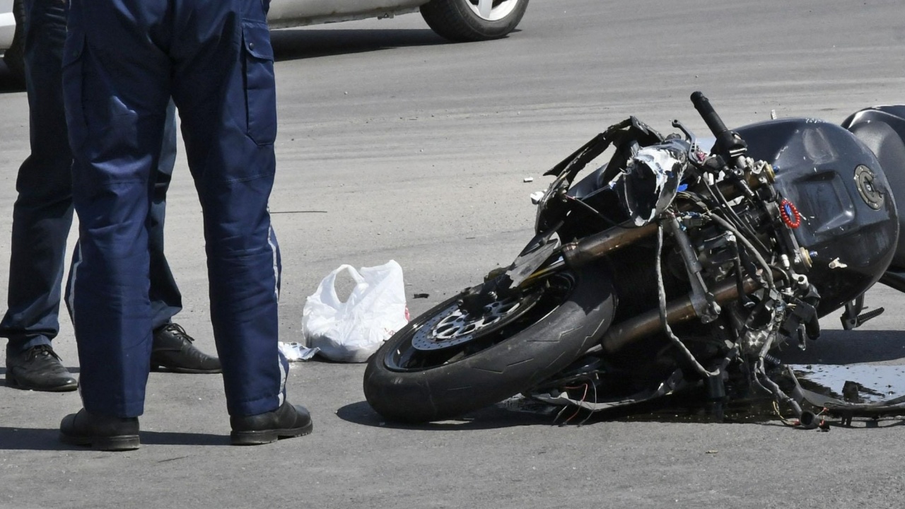 Моторист загина при тежка катастрофа