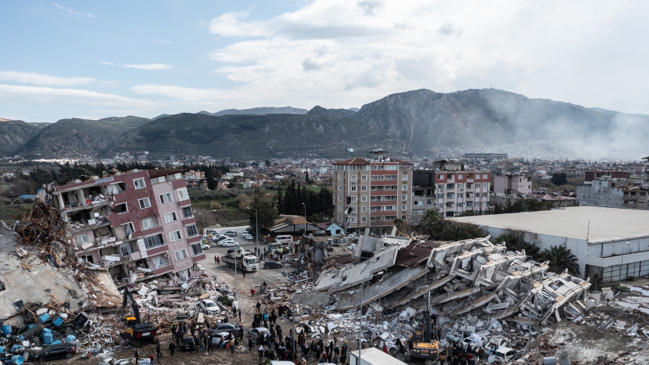 Световната банка отпуска 1 млрд. долара на Турция за възстановяване на засегнатите от земетресенията райони