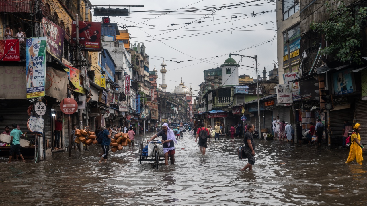 Най-малко 28 души загинаха заради проливните дъждове в Северна Индия