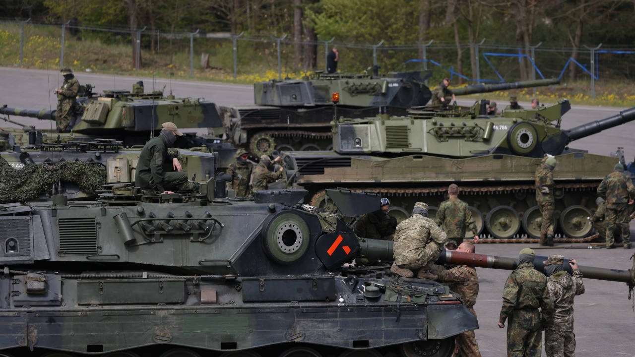 Русия ще остави унищожена в Украйна натовска военна техника пред западни посолства в Москва