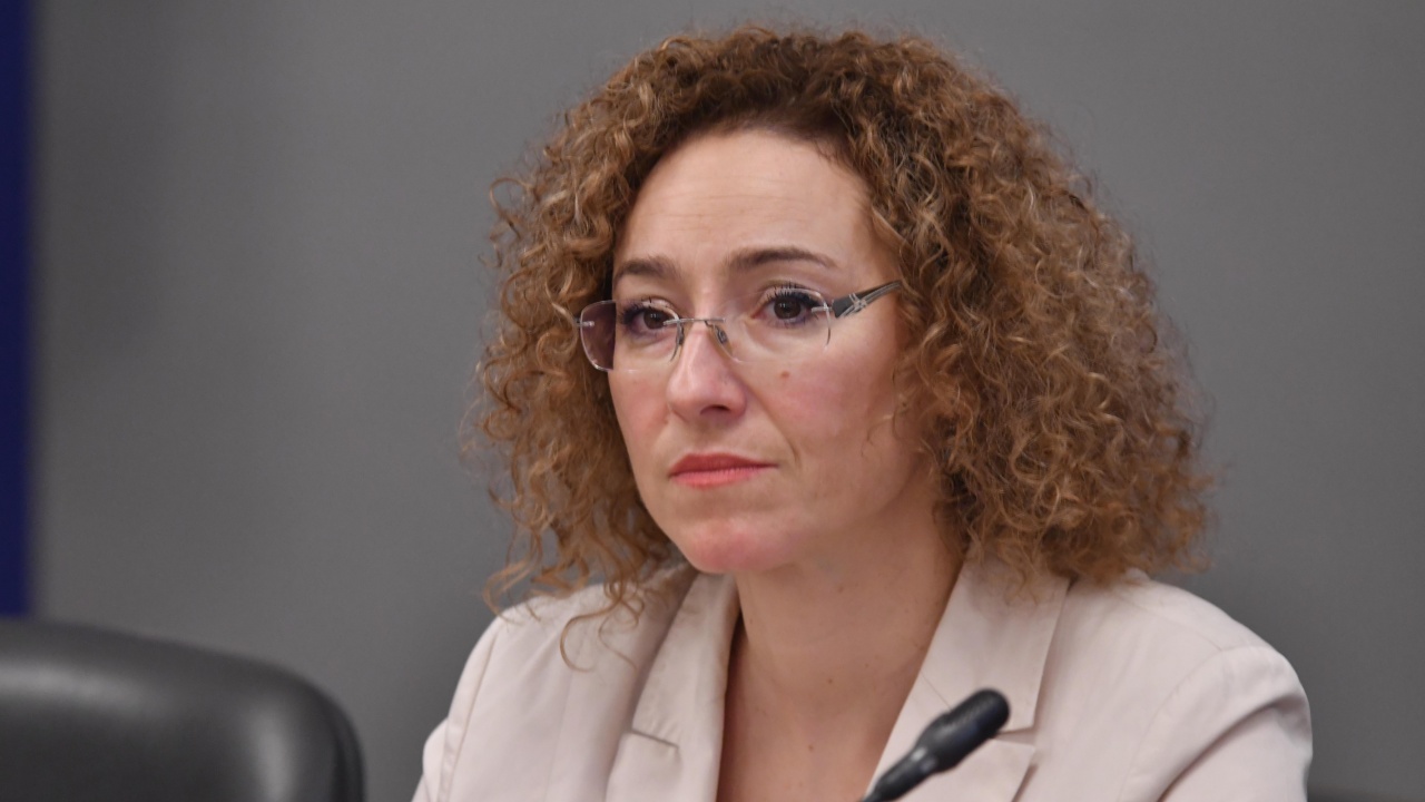 Министър Шалапатова обсъди развитието на пазара на труда с КНСБ