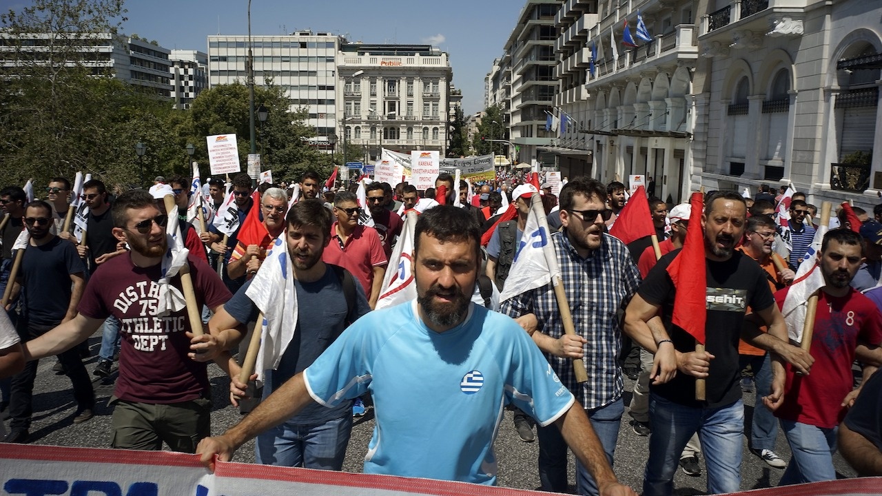 Държавните служители в Гърция обявиха стачка, искат по-високи заплати
