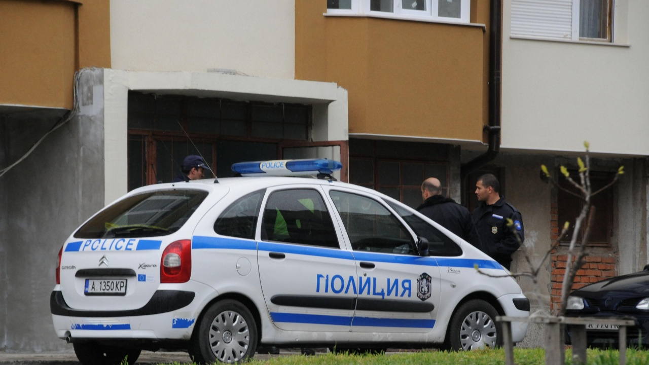 Откриха мъж в безпомощно състояние на пейка в Пловдив