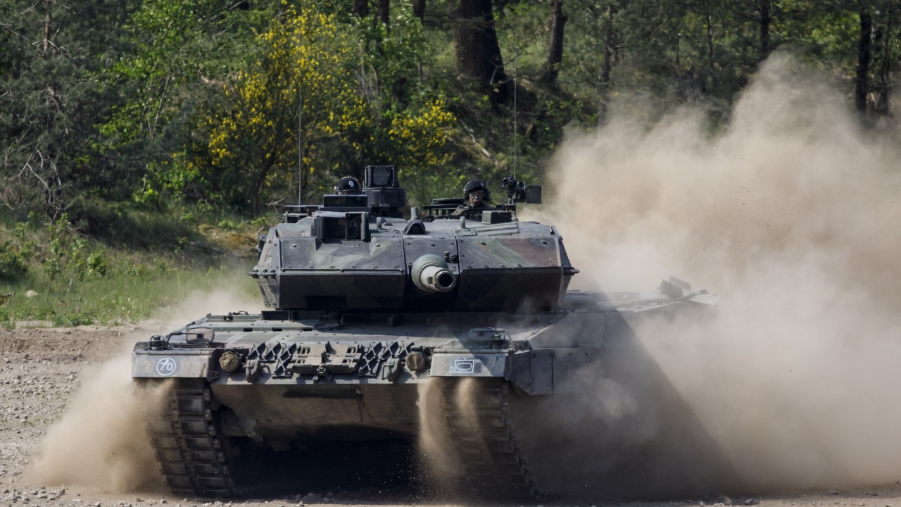 Полша вече разполага с център за ремонт на танкове от Украйна