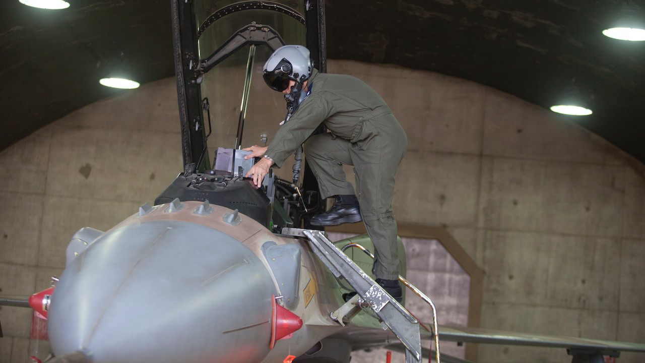Украински пилоти ще започнат да се обучават на изтребители F-16