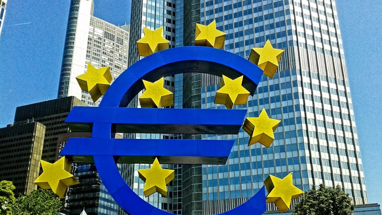 Влошаване на икономическата активност в еврозоната през юли до 8-месечно дъно