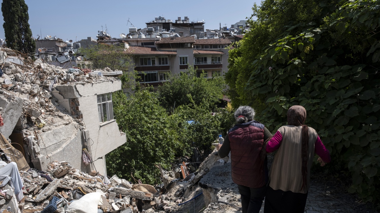 След земетресението в Адана: Няма загинали, но паниката е голяма