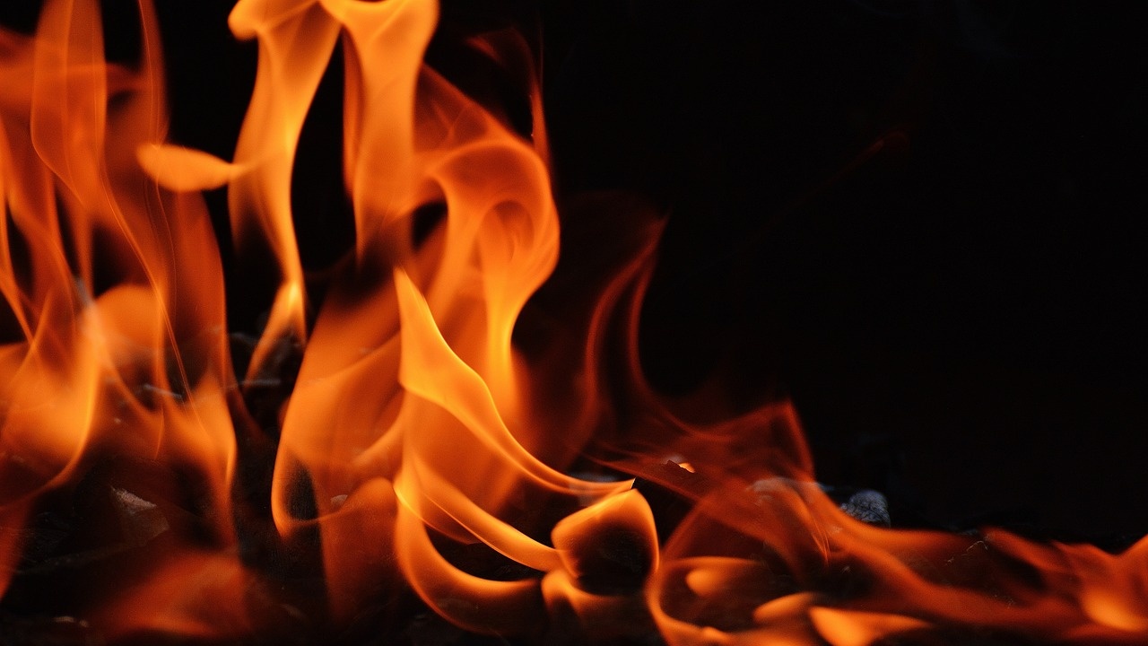 Пет пожара горят на територията на Албания