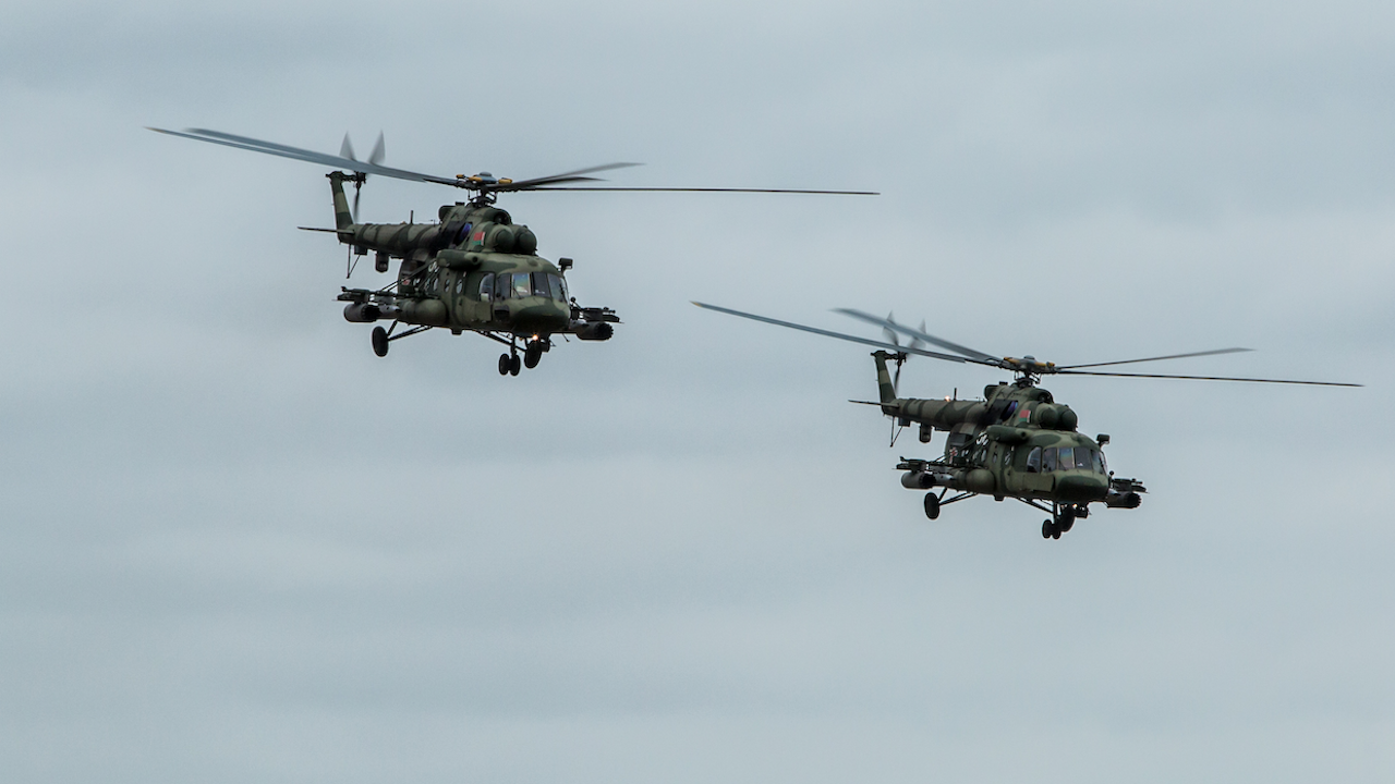 Напрежение в Полша: Два хеликоптера на Беларус нарушиха въздушното ѝ пространство
