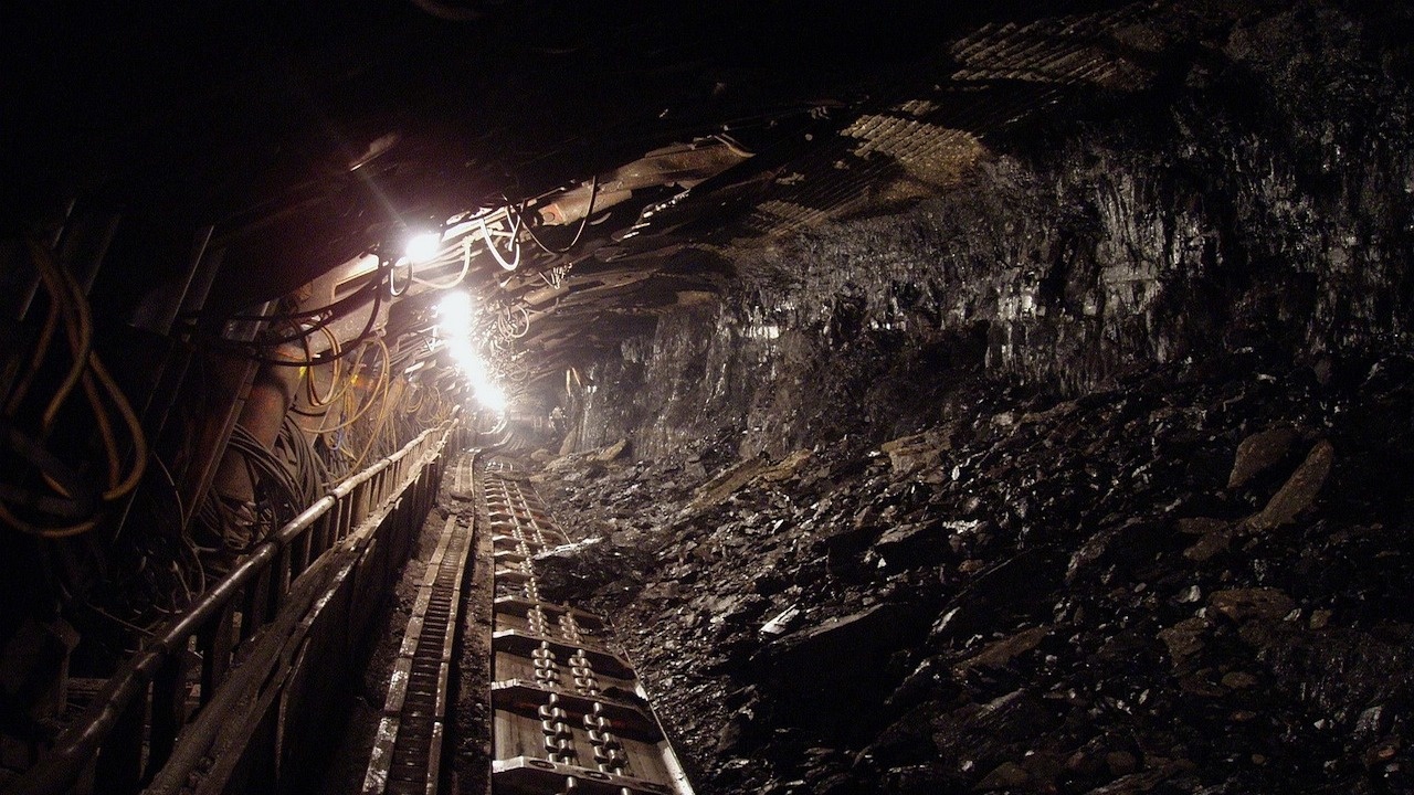 Един загинал и петима ранени след трус във въглищна мина в Полша