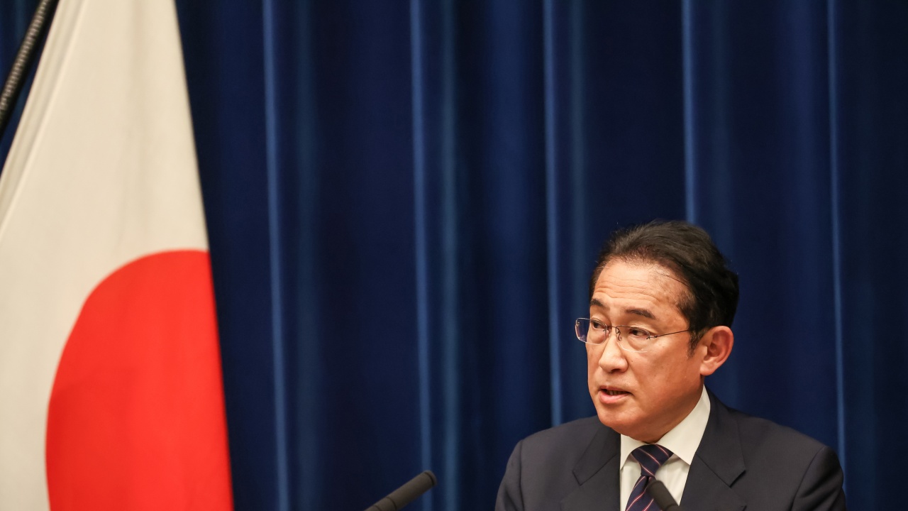 Японският премиер осъди ядрените заплахи на Русия