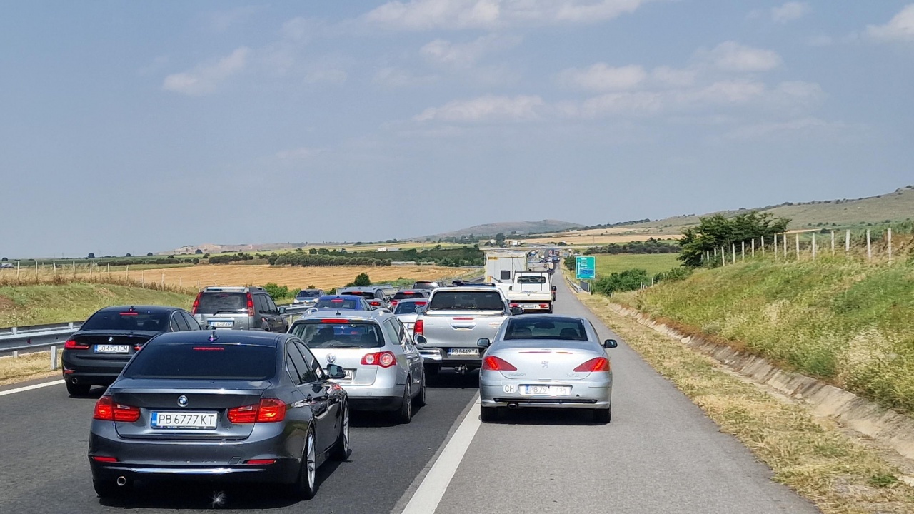Интензивен трафик на граничните пунктове с Гърция, Румъния, Сърбия и Турция