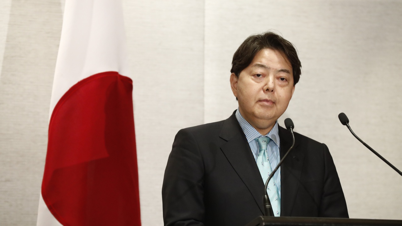 Иранският външен министър е на посещение в Япония