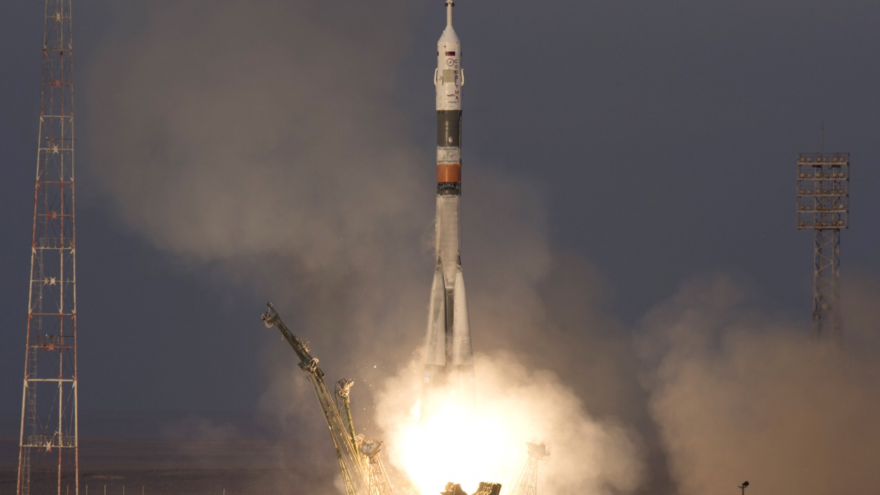 Ярка светлина и силен шум над Мелбърн от падаща руска ракета
