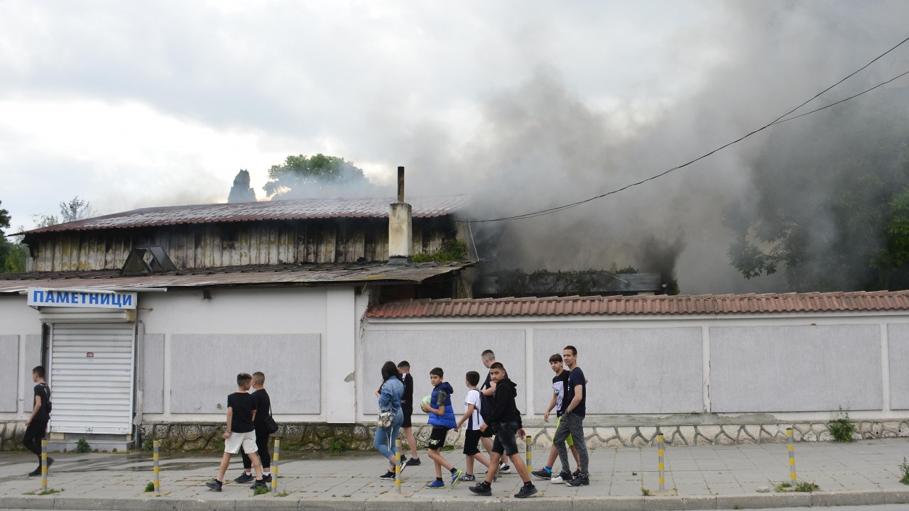 Пожар в хотел край хижа "Здравец", евакуираха гостите