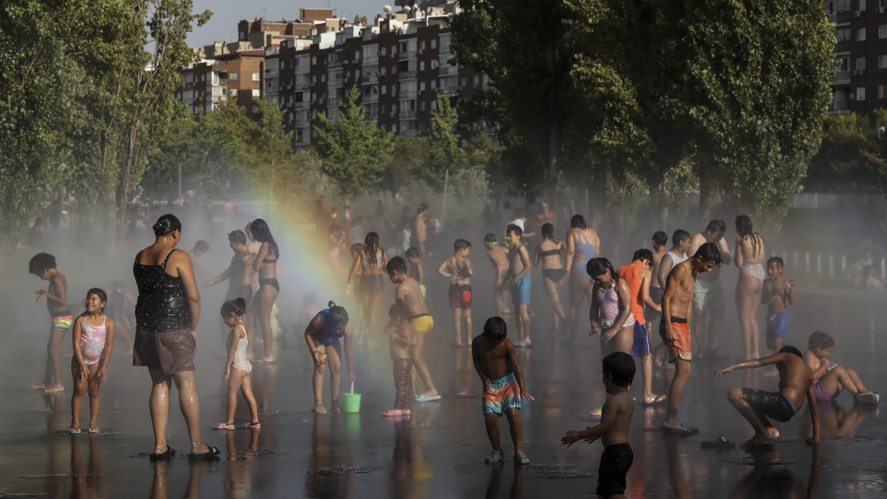 Трета гореща вълна в Испания - до 44 градуса по Целзий