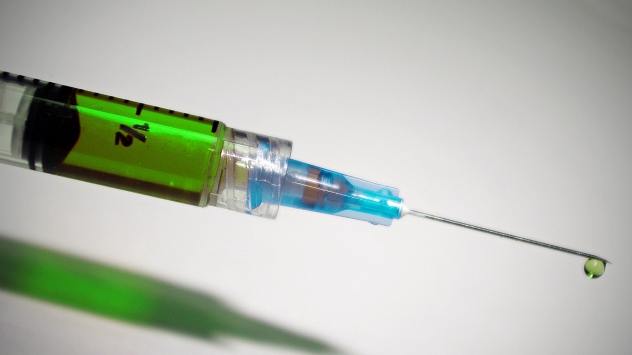 МЗ и НЗОК инструктират личните лекари заради липсващи ваксини за деца