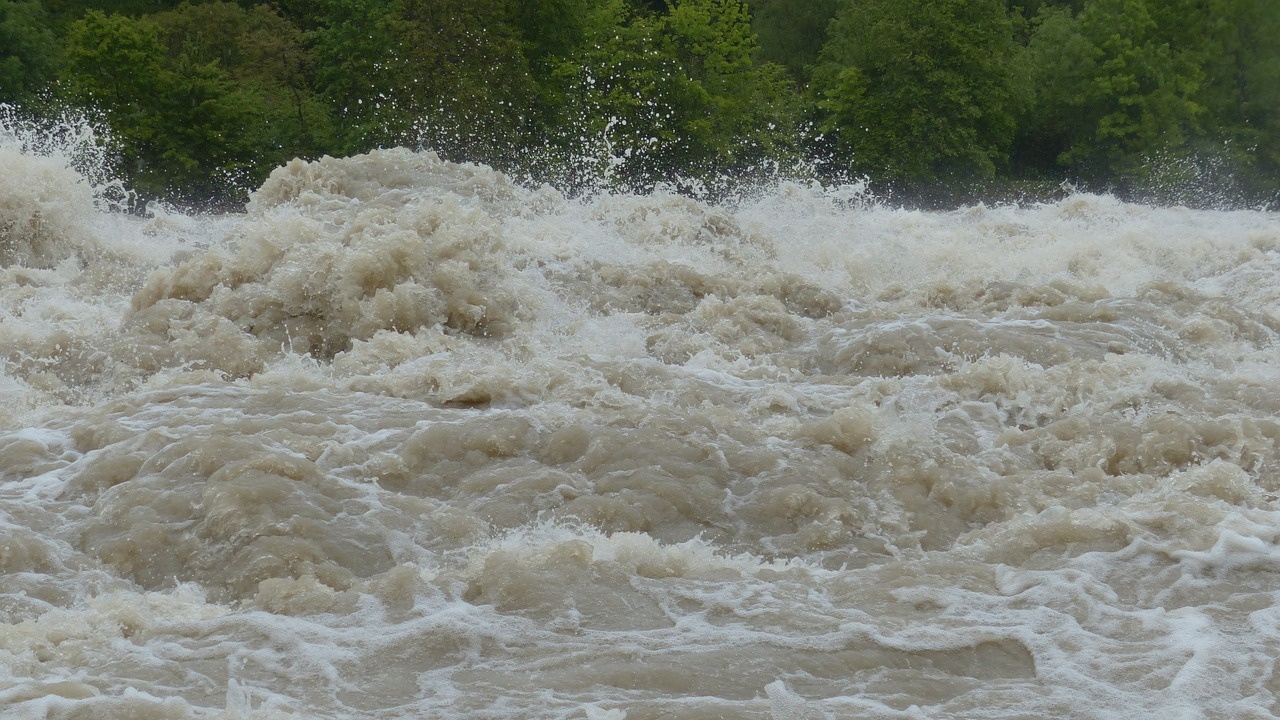 Има опасност от наводнения във водосборите на реките Искър, Марица и Места