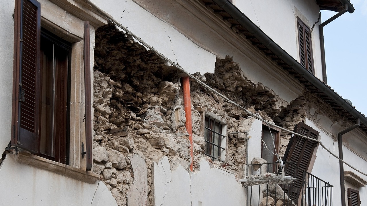 Албания въвежда задължителна застраховка „Земетресение“
