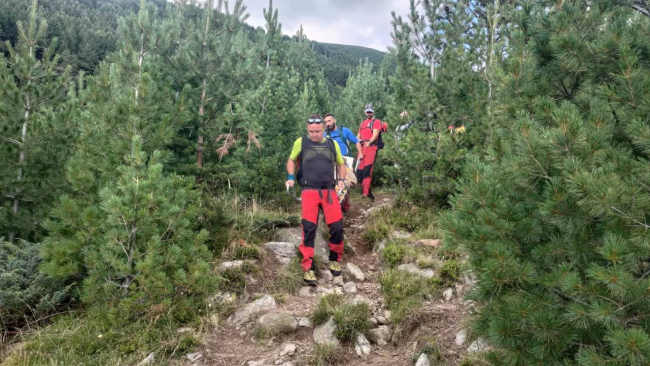 Планински спасители свалиха 23-годишен турист със счупен глезен