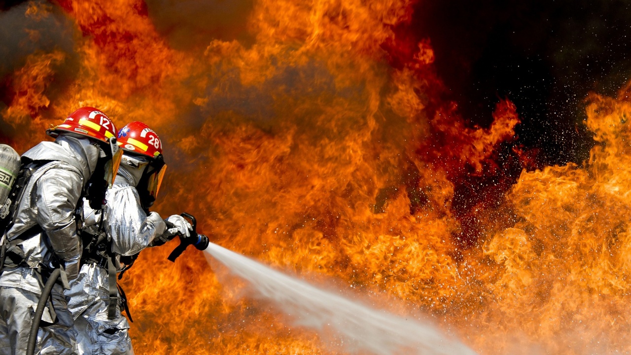 Пожарникари потушиха 83 пожара в страната през изминалото денонощие