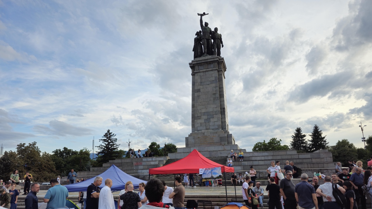 Руското посолство с първи коментар за местенето на Паметника на Съветската армия