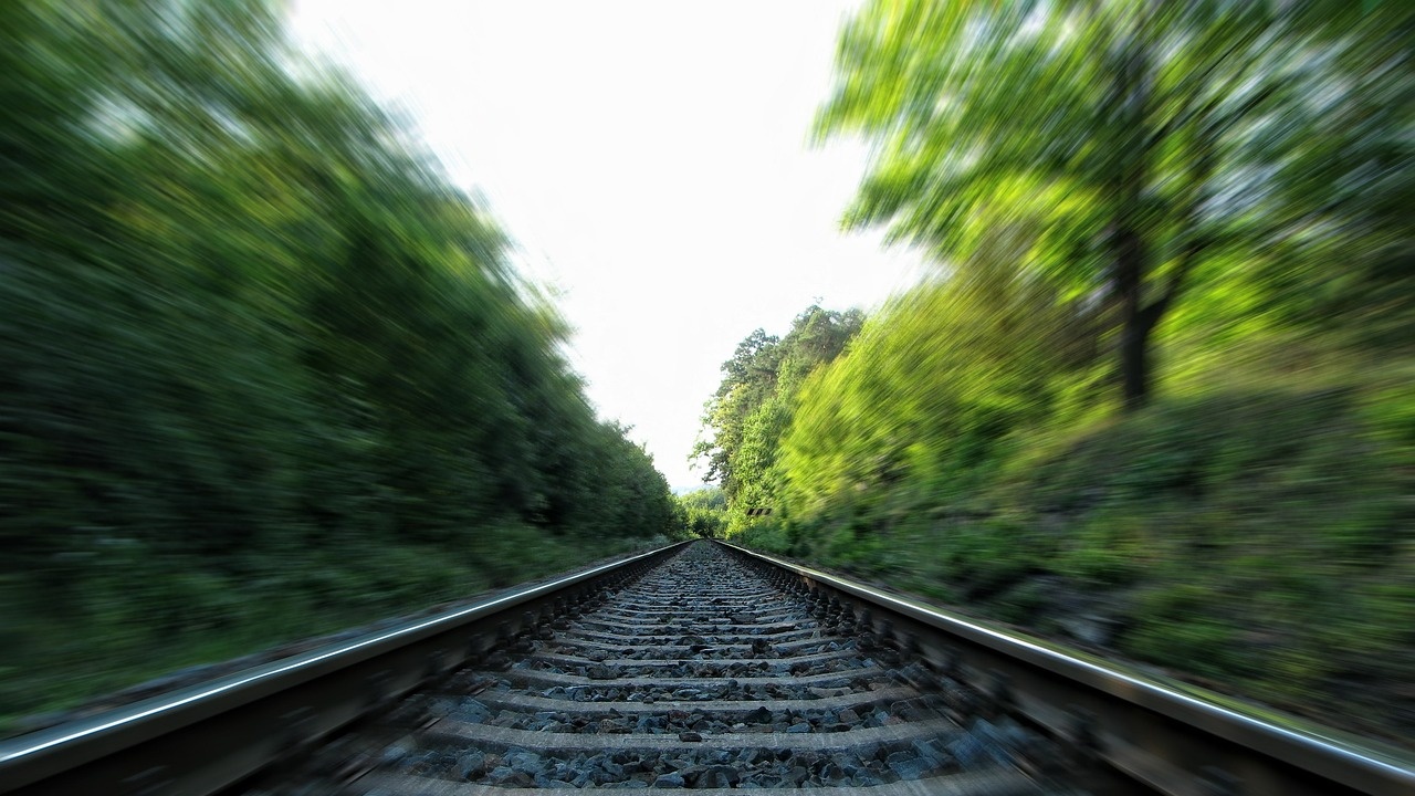 Пътник от влака Русе - Бургас пътува 18 часа
