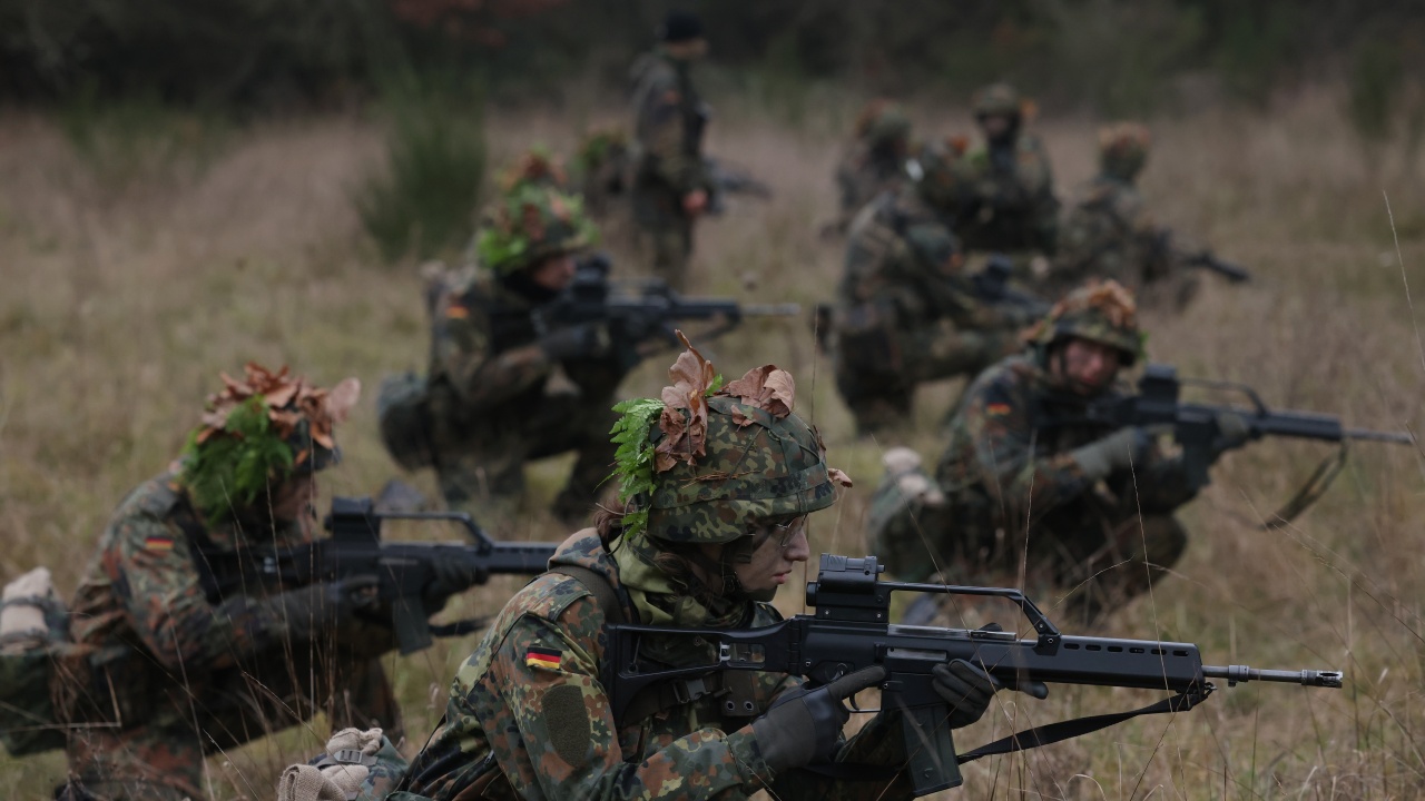 Германия се отказва от план да изпълнява ежегодно целта на НАТО за разходите за отбрана