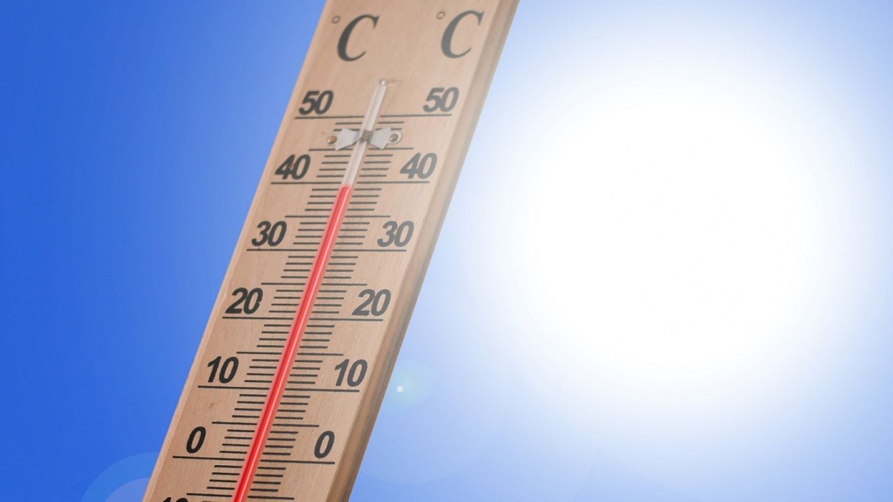 Надига се гореща вълна! Жълт код за горещо време е обявен за 23 области на страната